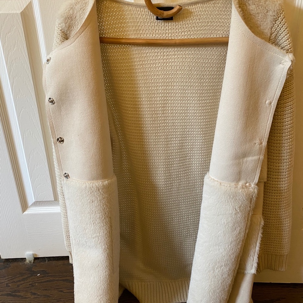 Cream color sweater Coat - Picture 2 of 5